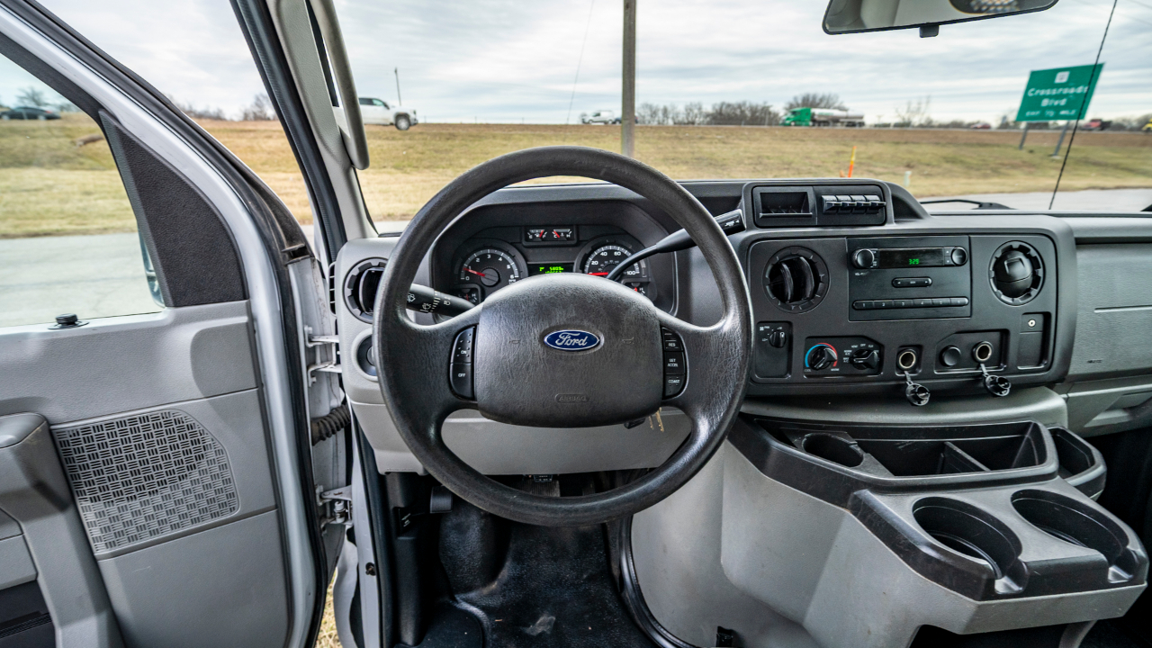 Ford Econoline E-350 Super Duty 2016