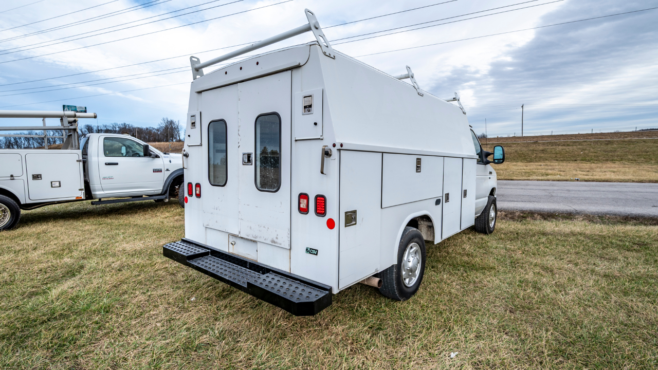 Ford Econoline E-350 Super Duty 2012