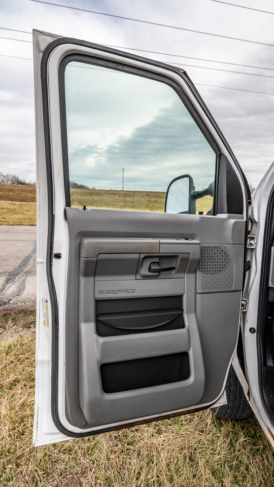 Ford Econoline E-350 Super Duty 2012