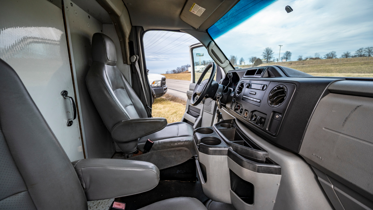 Ford Econoline E-350 Super Duty 2012