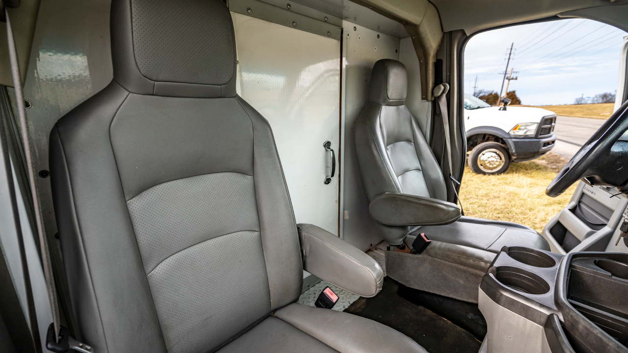 Ford Econoline E-350 Super Duty 2012