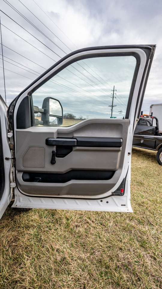 Ford F-550 SuperCab DRW 4WD 2017