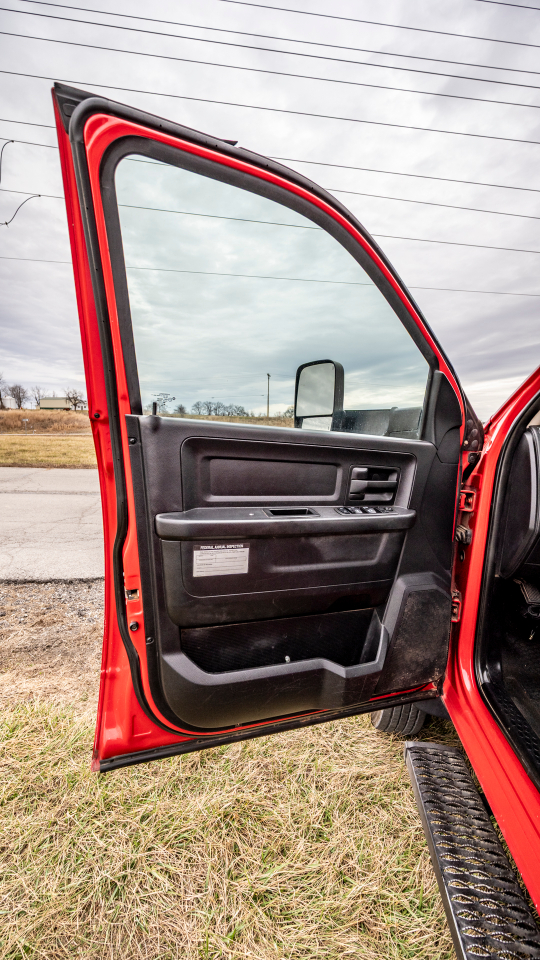 RAM 5500 Crew Cab SWB 2WD DRW 2016