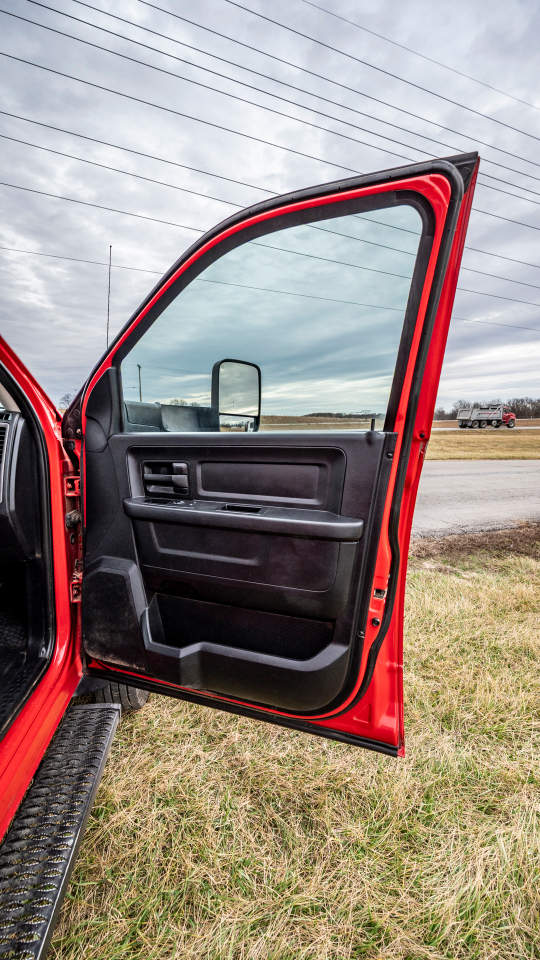 RAM 5500 Crew Cab SWB 2WD DRW 2016