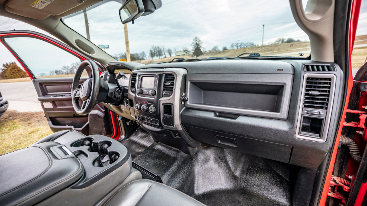 RAM 5500 Crew Cab SWB 2WD DRW 2016