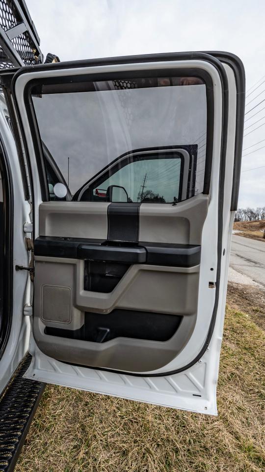 Ford F-550 Crew Cab DRW 4WD 2020