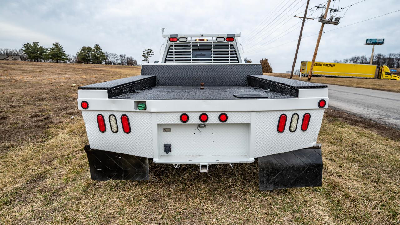 Ford F-350 SD Lariat SuperCab Long Bed DRW 4WD 2011