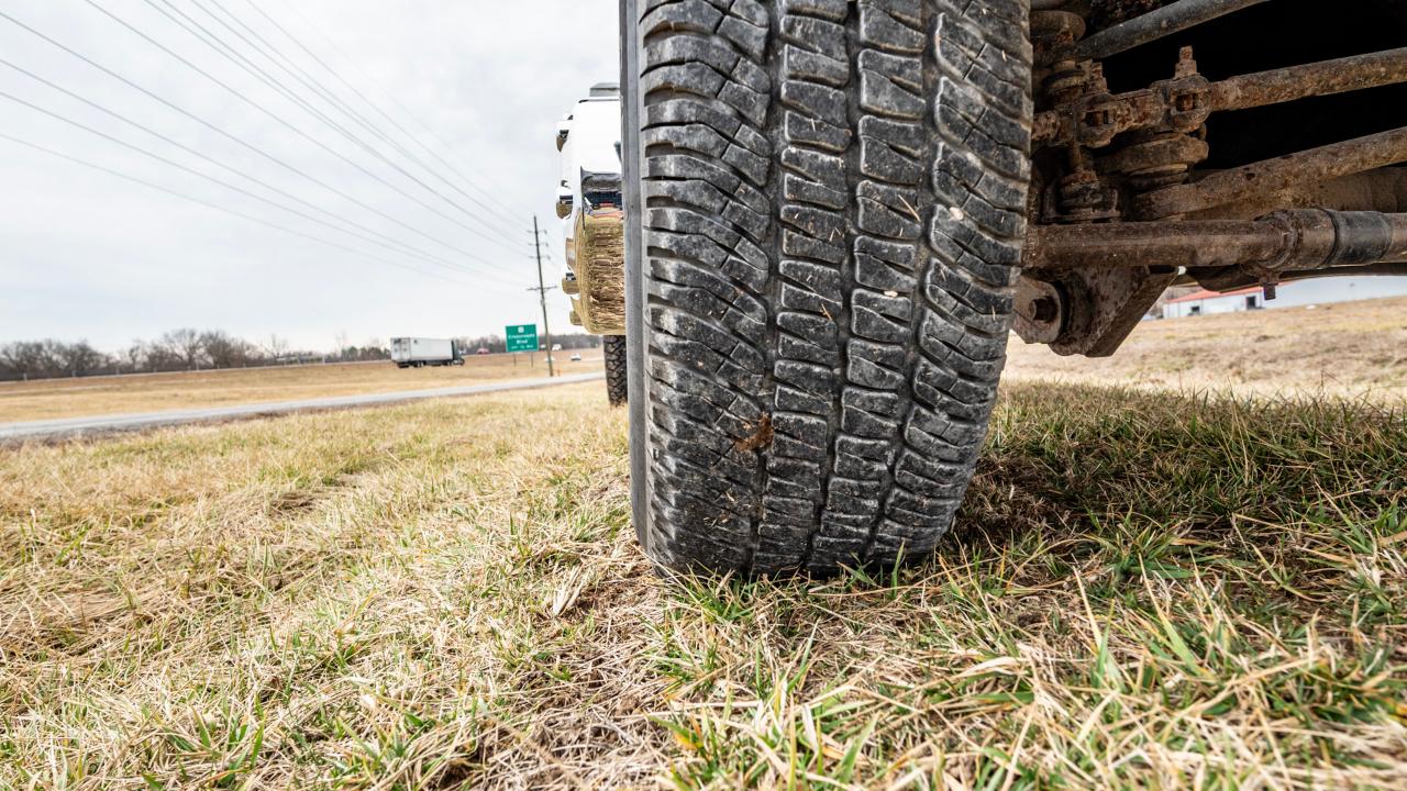 Ford F-350 SD Lariat SuperCab Long Bed DRW 4WD 2011