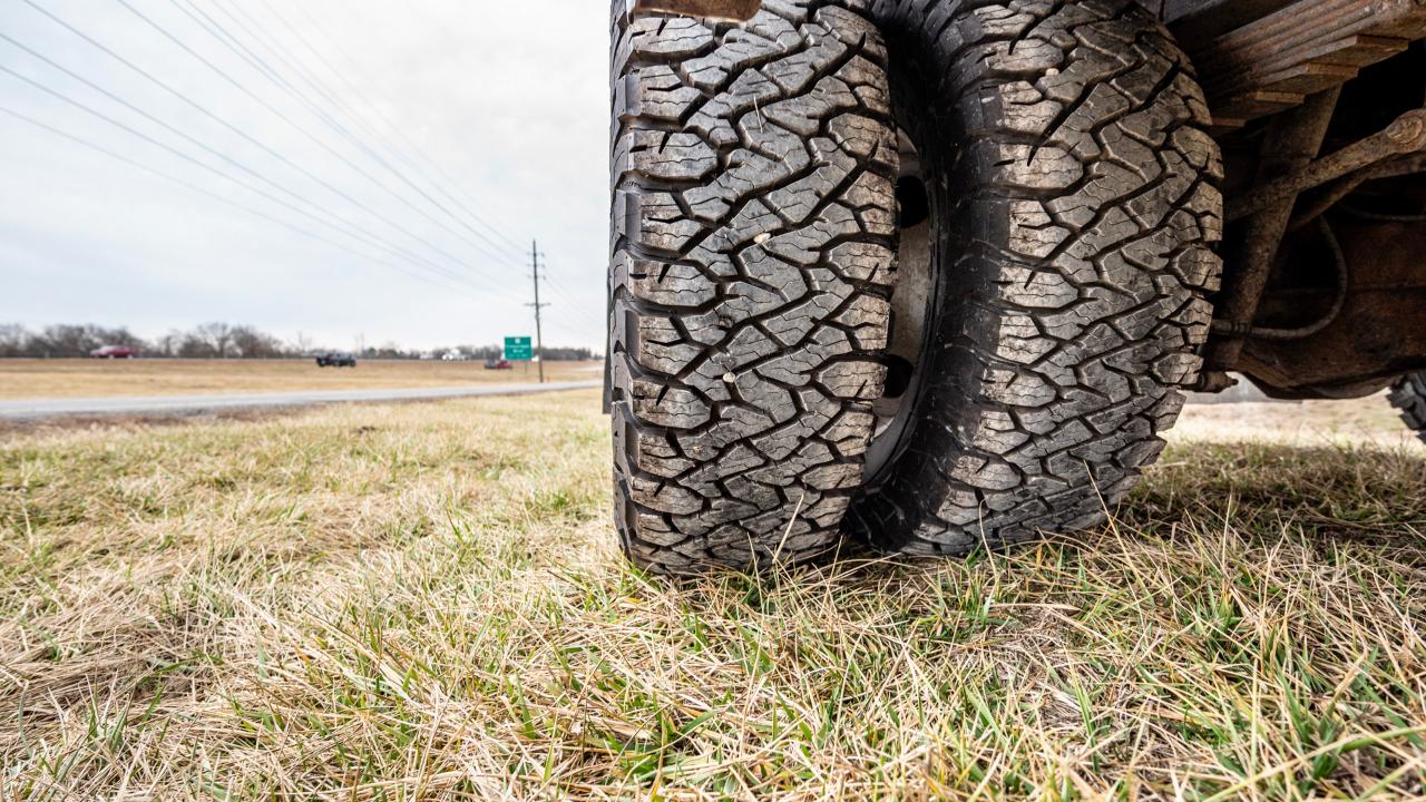 Ford F-350 SD Lariat SuperCab Long Bed DRW 4WD 2011