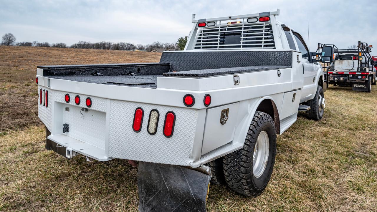 Ford F-350 SD Lariat SuperCab Long Bed DRW 4WD 2011