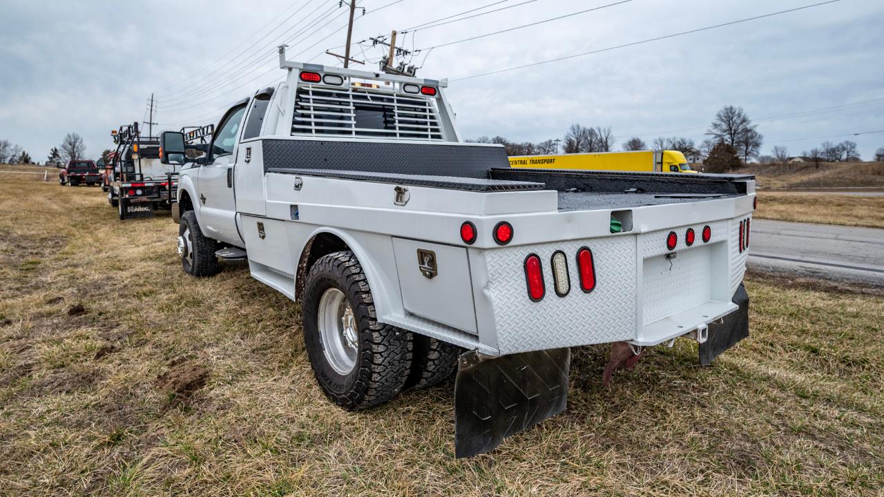 Ford F-350 SD Lariat SuperCab Long Bed DRW 4WD 2011