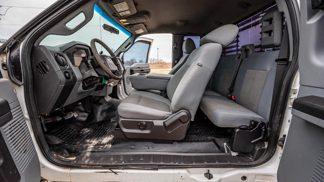 Ford F-350 SD Lariat SuperCab Long Bed DRW 4WD 2011