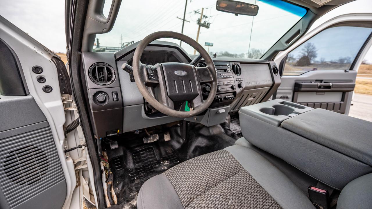 Ford F-350 SD Lariat SuperCab Long Bed DRW 4WD 2011