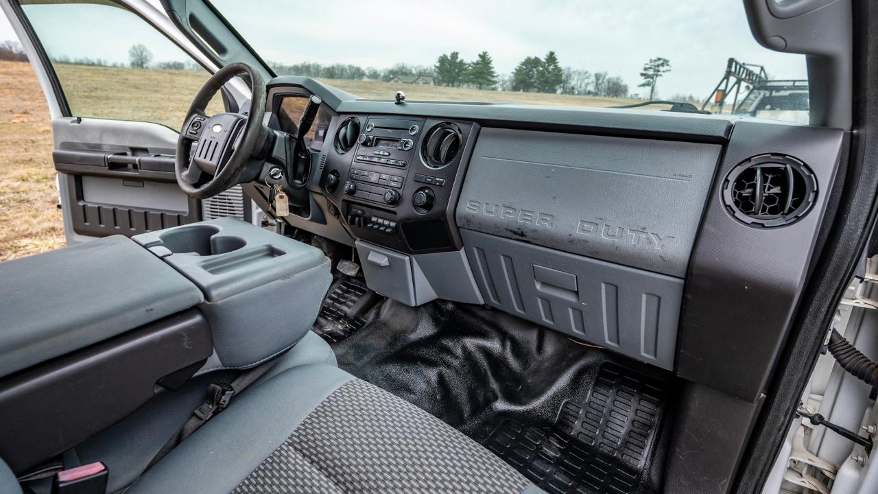 Ford F-350 SD Lariat SuperCab Long Bed DRW 4WD 2011