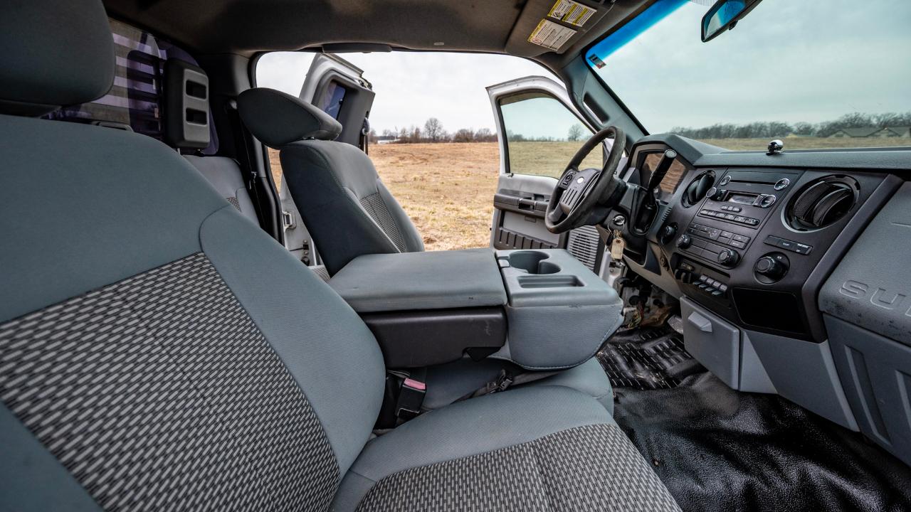 Ford F-350 SD Lariat SuperCab Long Bed DRW 4WD 2011