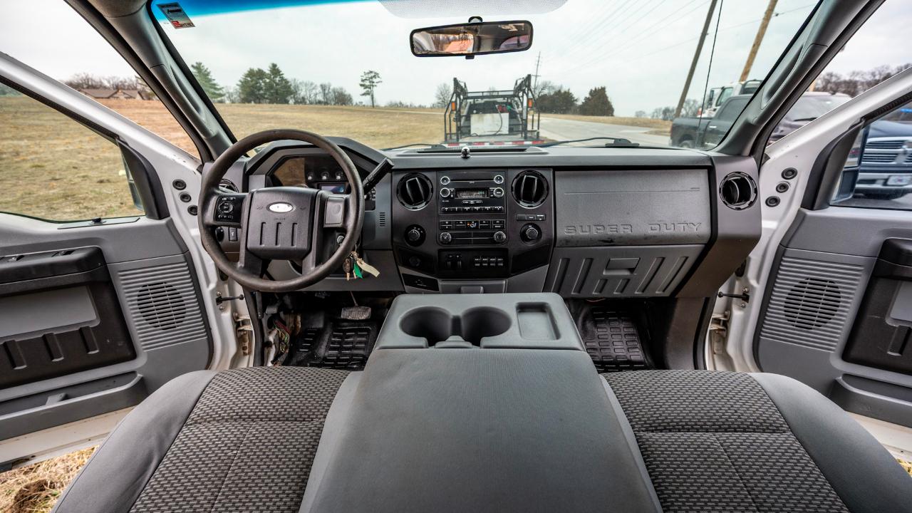 Ford F-350 SD Lariat SuperCab Long Bed DRW 4WD 2011