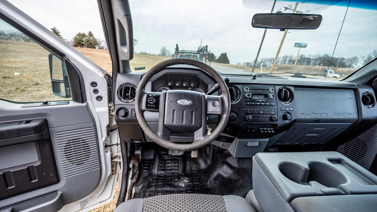 Ford F-350 SD Lariat SuperCab Long Bed DRW 4WD 2011