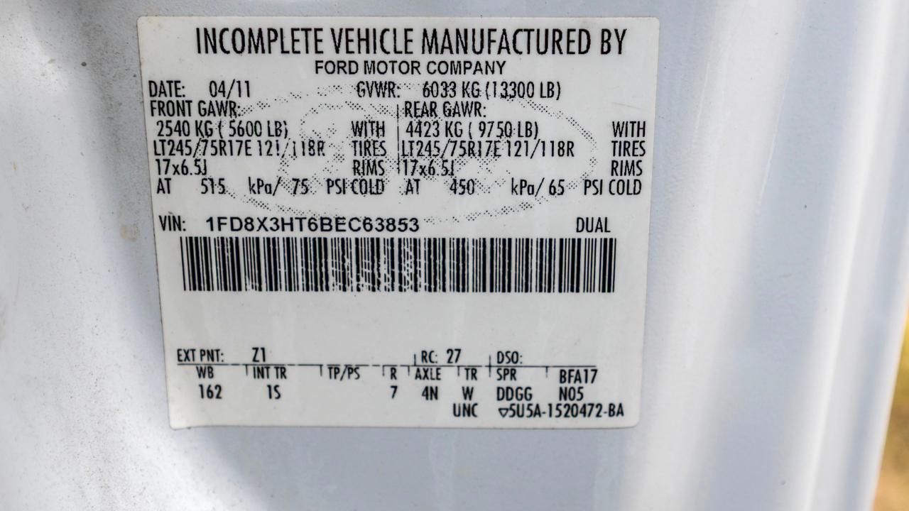 Ford F-350 SD Lariat SuperCab Long Bed DRW 4WD 2011