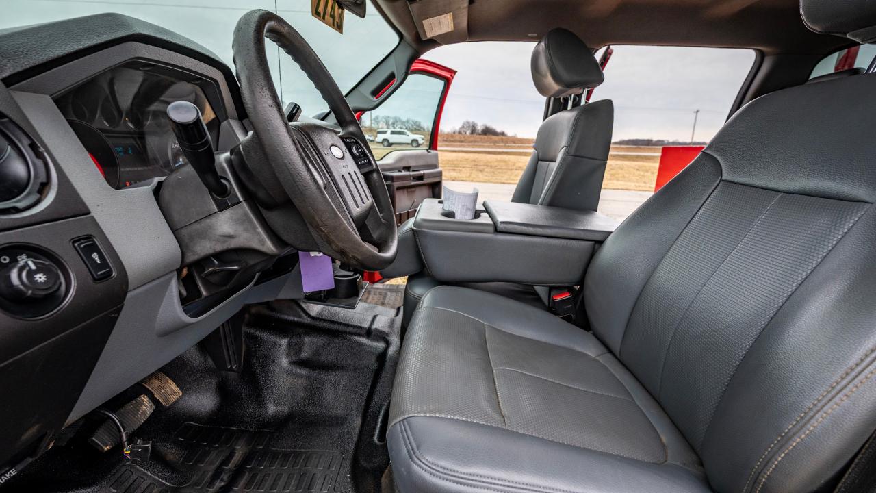 Ford F-550 Crew Cab DRW 2WD 2015