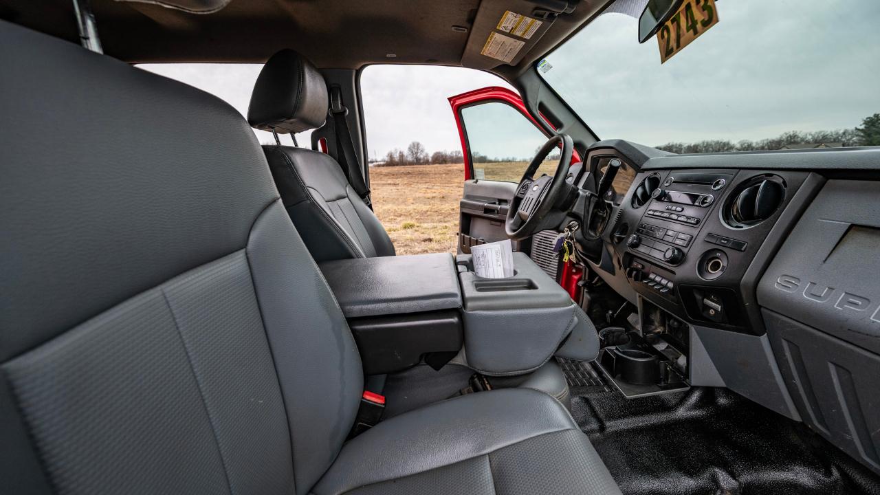 Ford F-550 Crew Cab DRW 2WD 2015