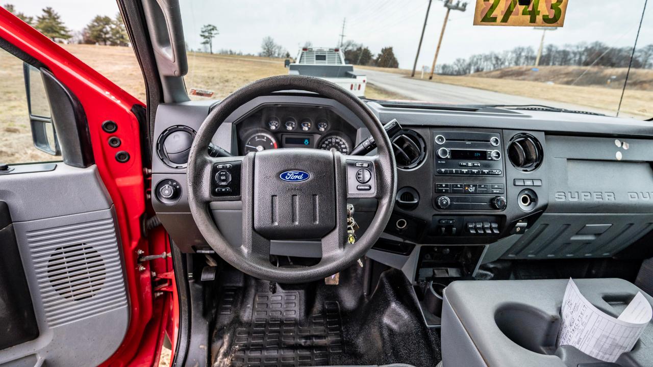 Ford F-550 Crew Cab DRW 2WD 2015