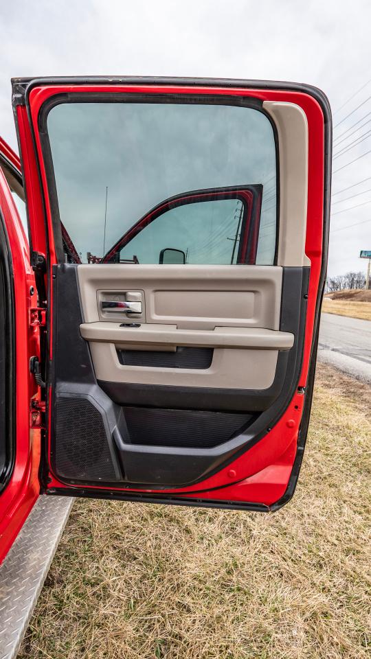 Dodge Ram 5500 Crew Cab 4WD 2012