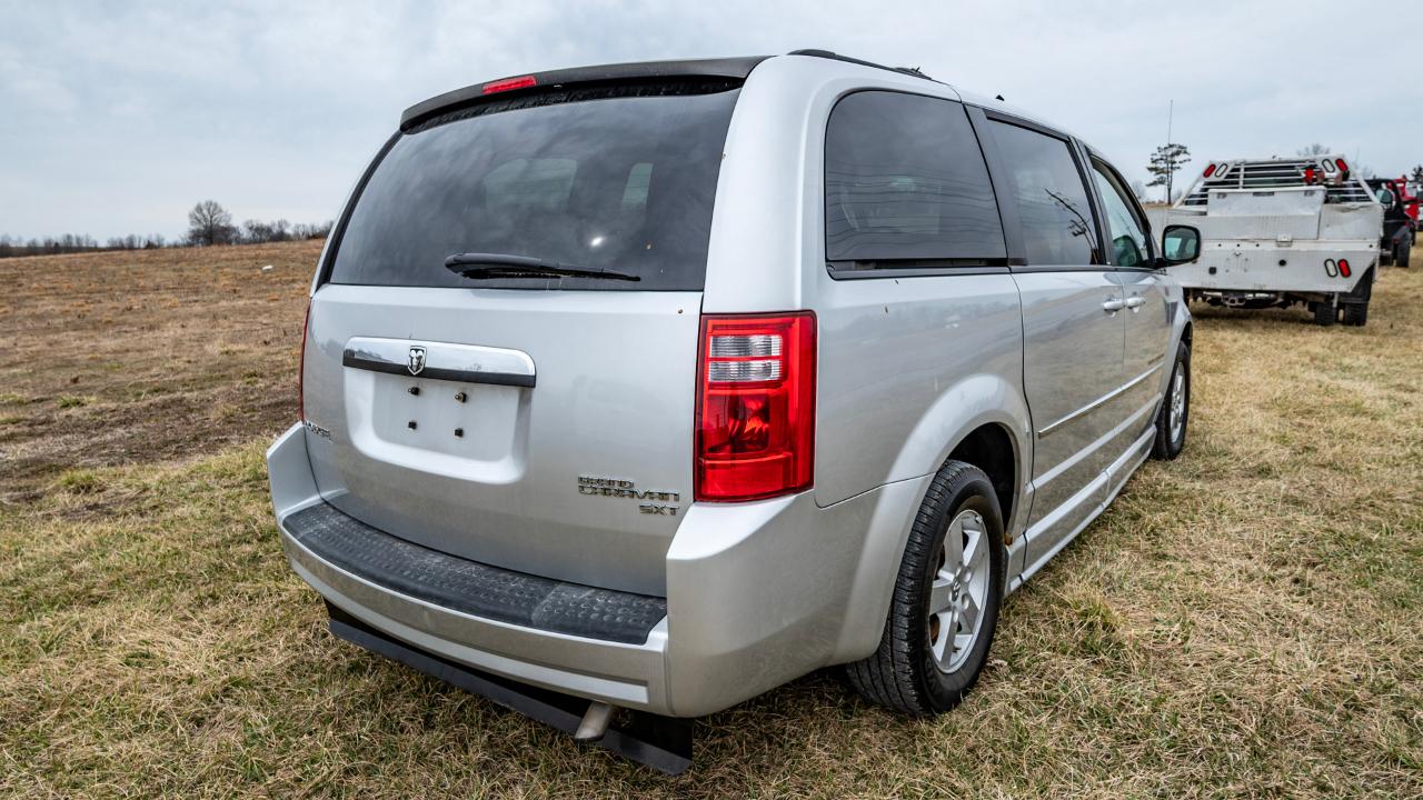 Dodge Grand Caravan SXT 2010