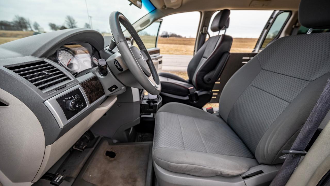 Dodge Grand Caravan SXT 2010