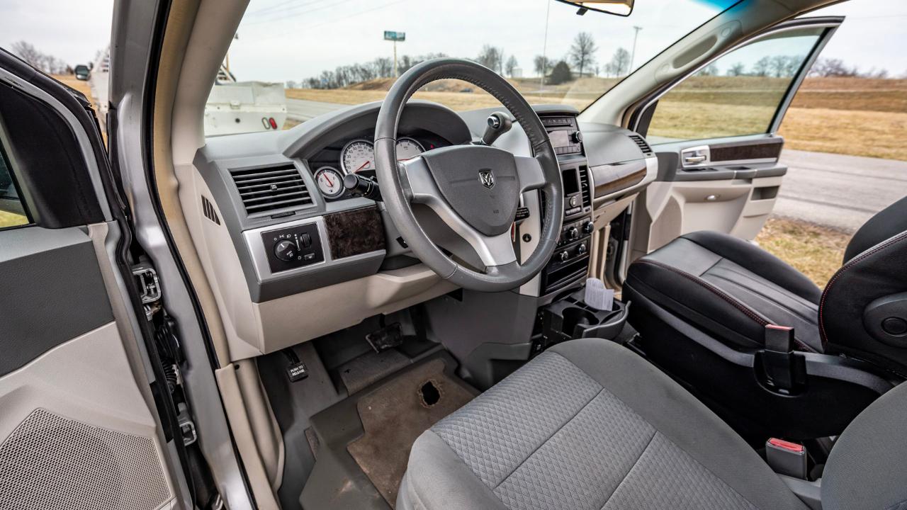 Dodge Grand Caravan SXT 2010