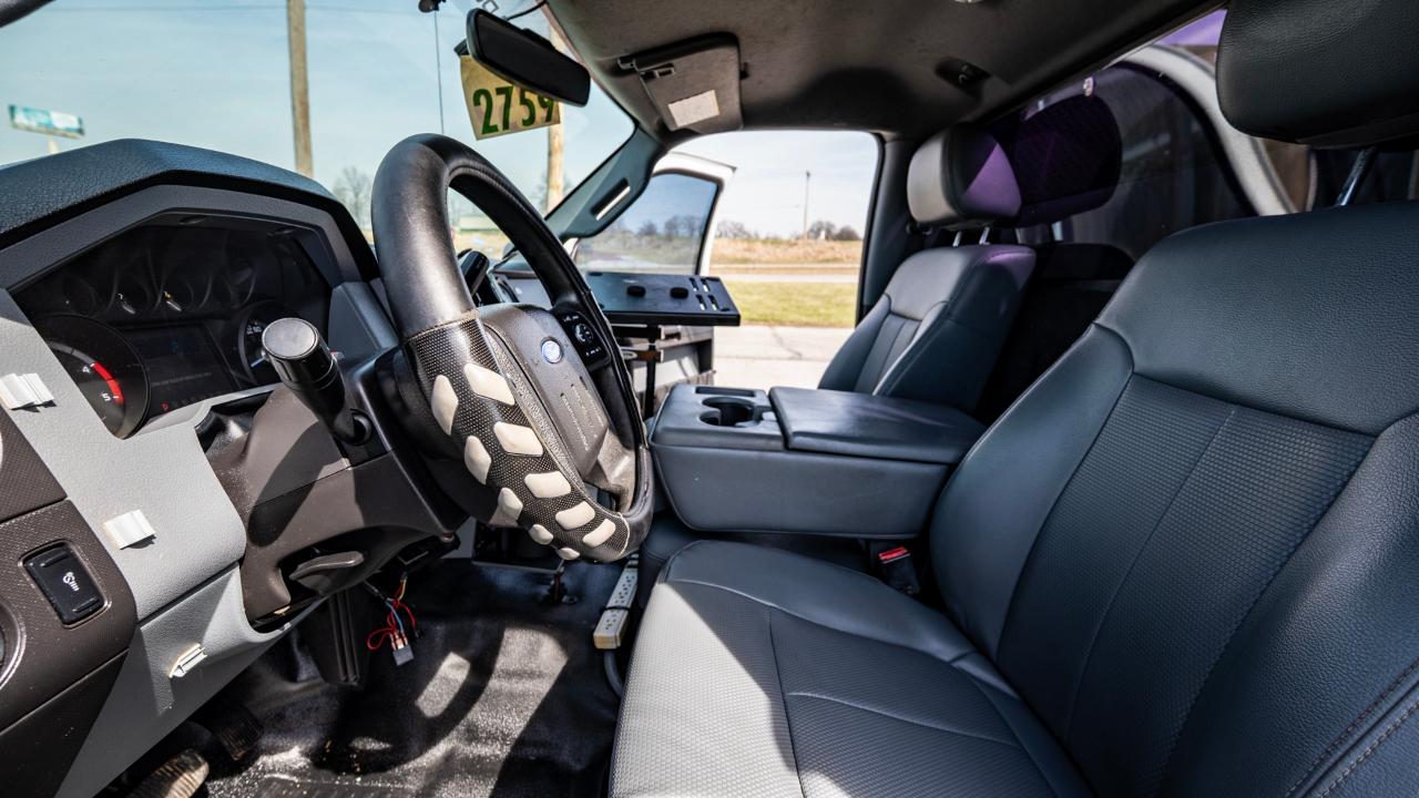 Ford F-550 Regular Cab DRW 2WD 2016