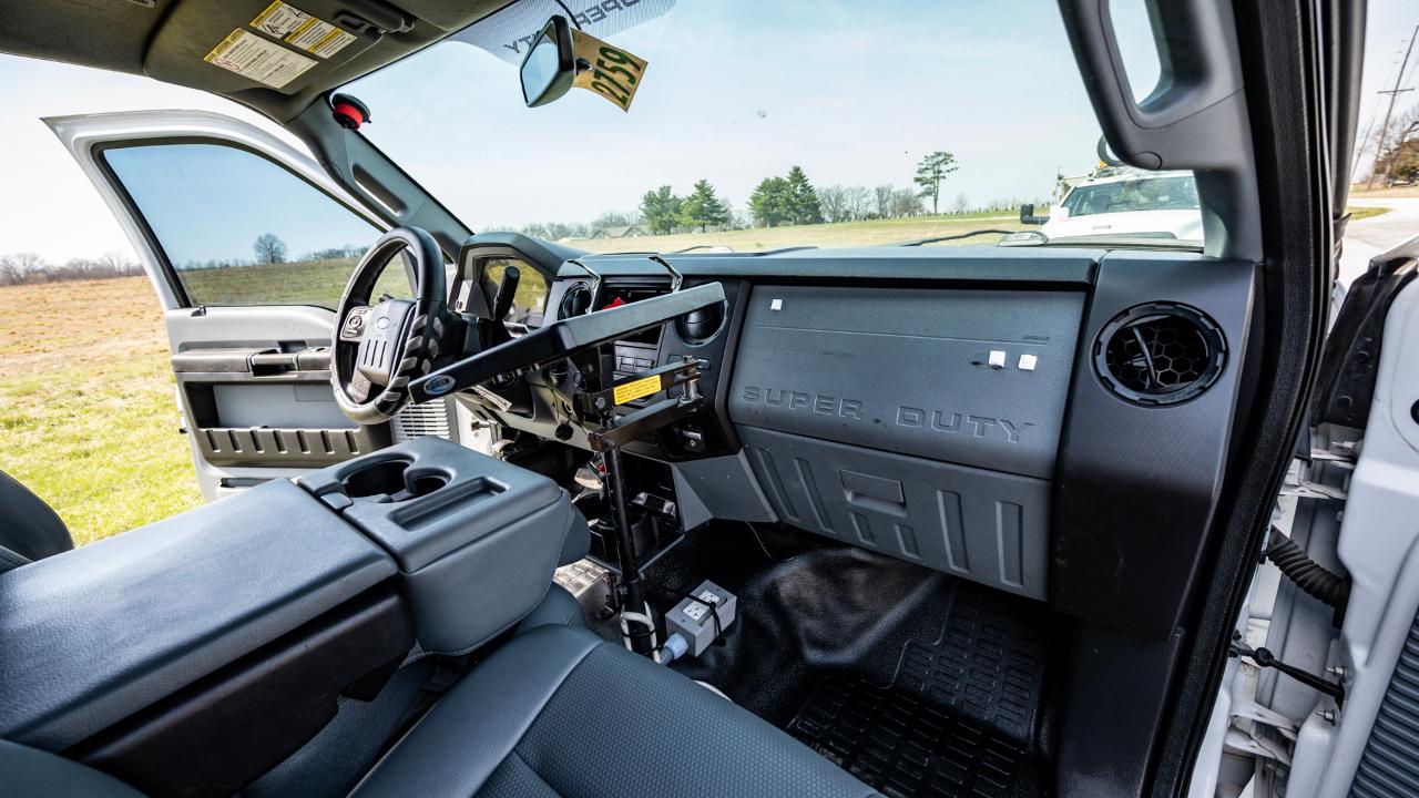 Ford F-550 Regular Cab DRW 2WD 2016