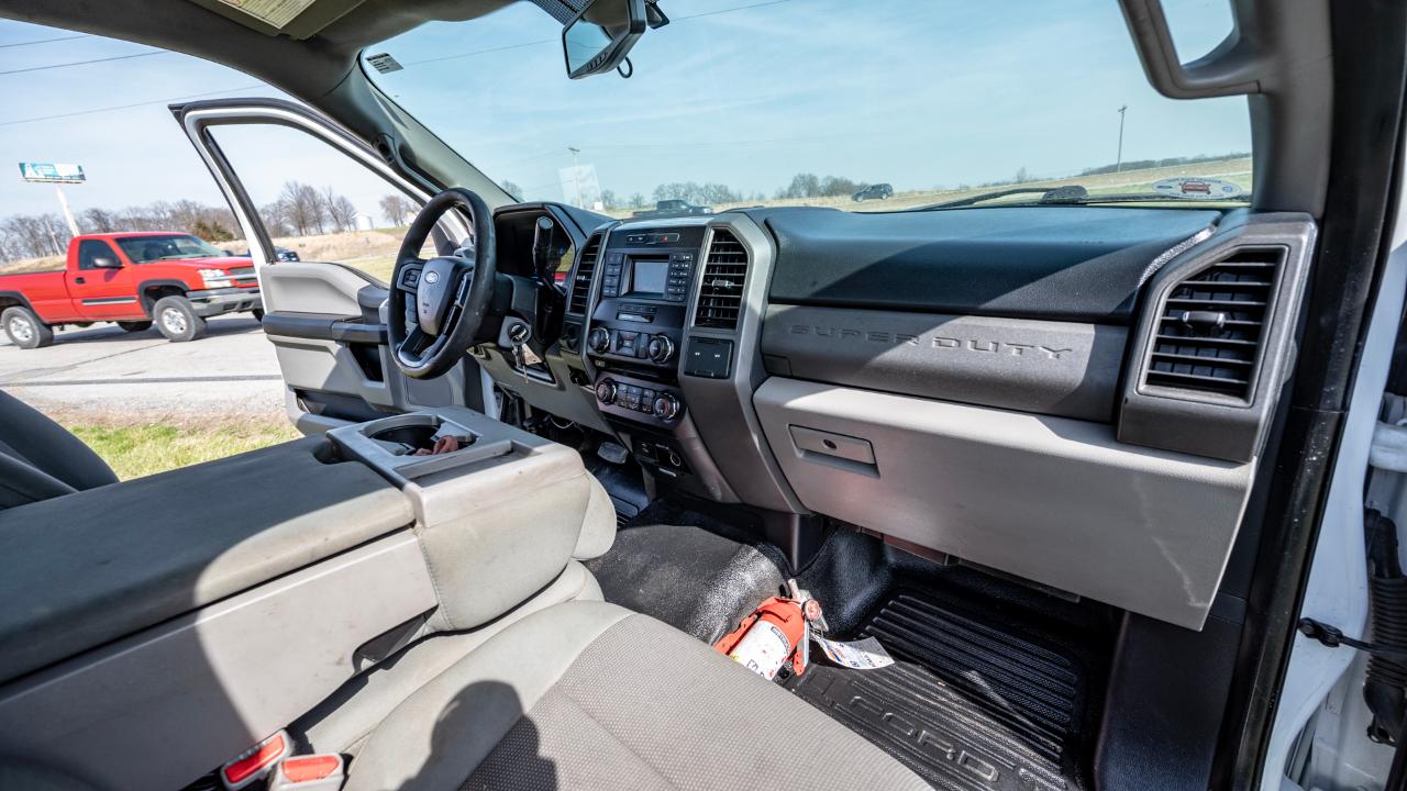 Ford F-450 SD Regular Cab DRW 2WD 2017