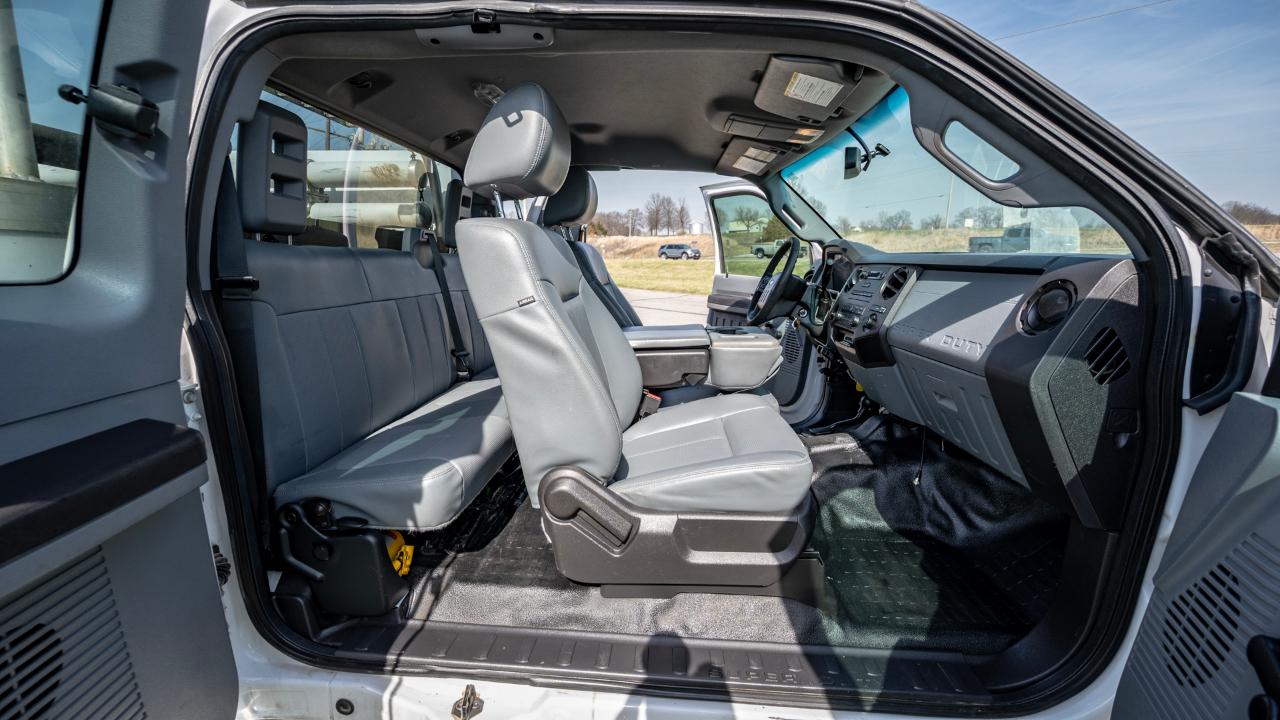 Ford F-550 SuperCab DRW 4WD 2016