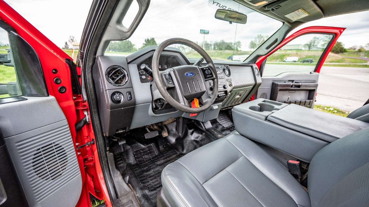 Ford F-550 Crew Cab DRW 2WD 2015