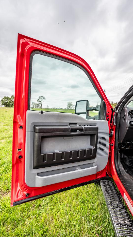 Ford F-550 Crew Cab DRW 2WD 2015