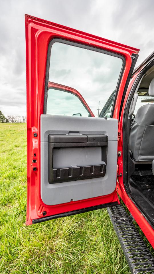 Ford F-550 Crew Cab DRW 2WD 2015