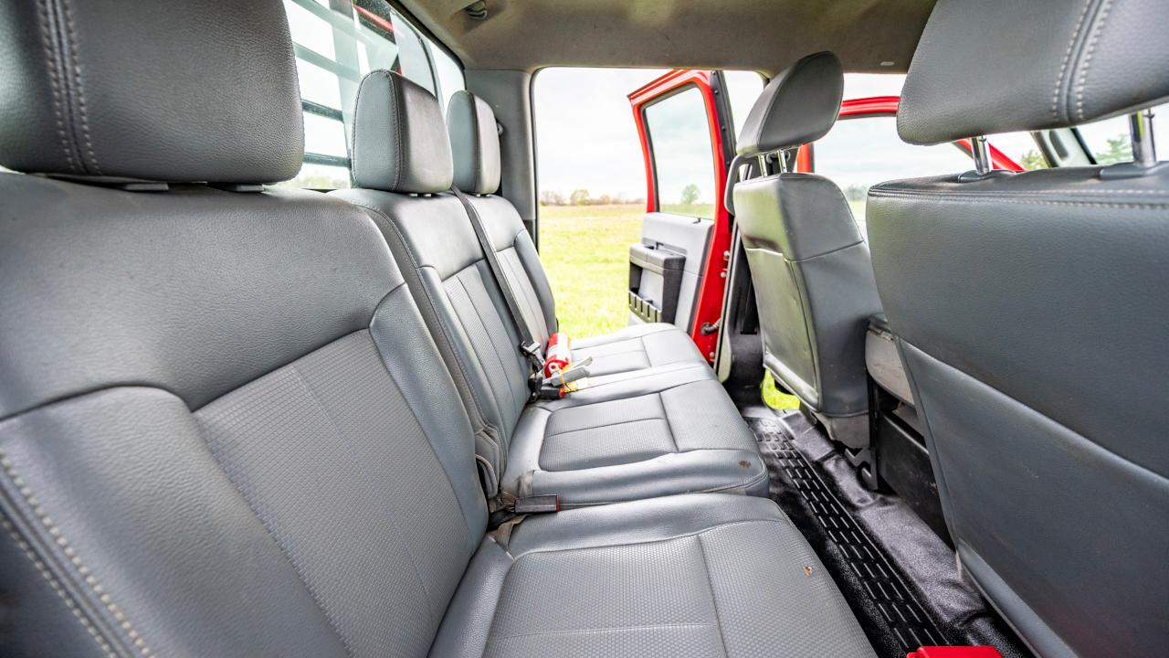 Ford F-550 Crew Cab DRW 2WD 2015