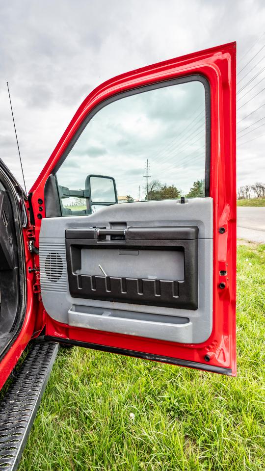 Ford F-550 Crew Cab DRW 2WD 2015