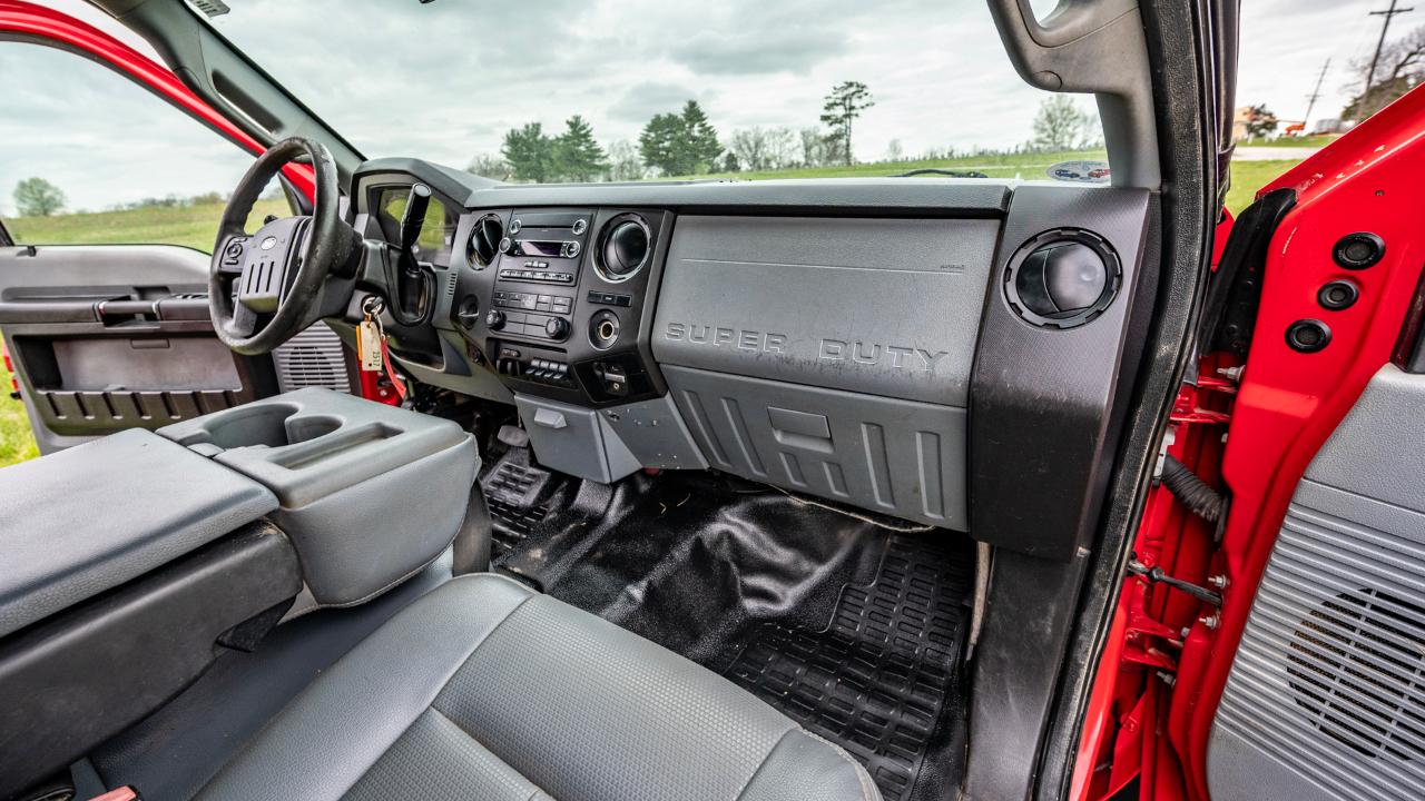 Ford F-550 Crew Cab DRW 2WD 2015