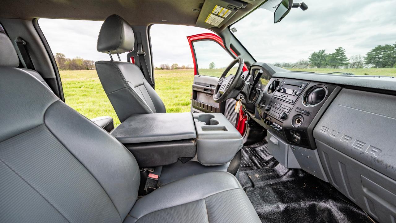 Ford F-550 Crew Cab DRW 2WD 2015