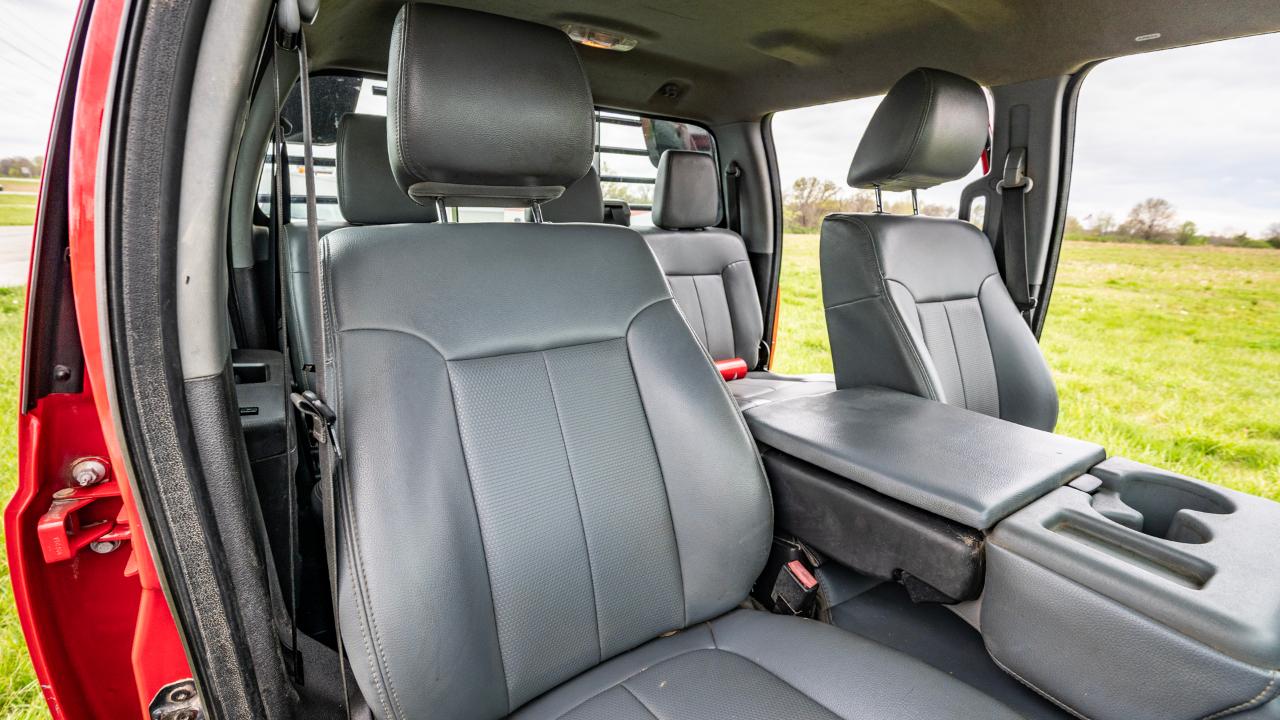 Ford F-550 Crew Cab DRW 2WD 2015