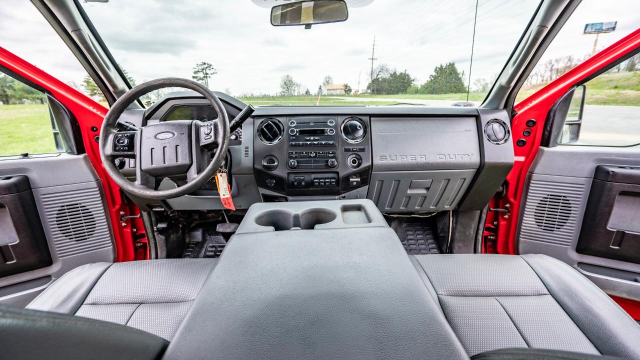 Ford F-550 Crew Cab DRW 2WD 2015