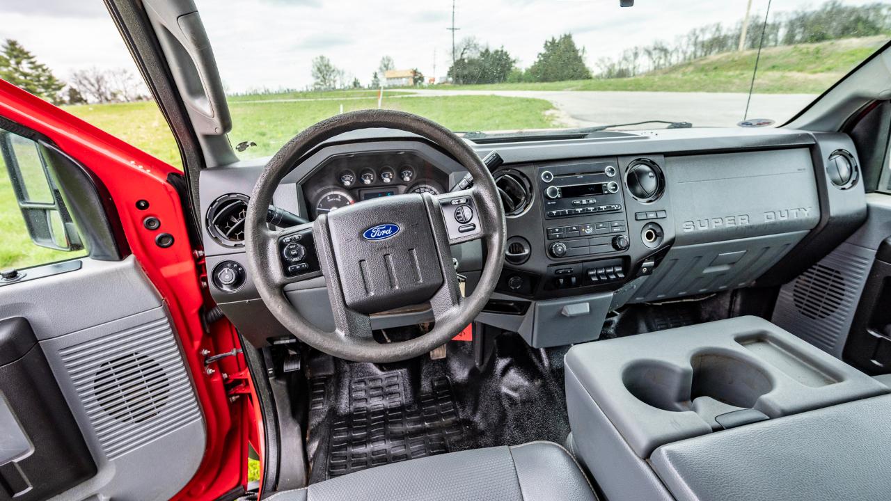 Ford F-550 Crew Cab DRW 2WD 2015