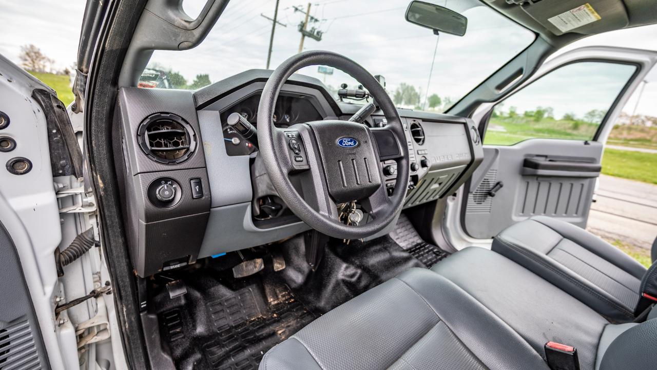 Ford F-550 Regular Cab DRW 4WD 2015