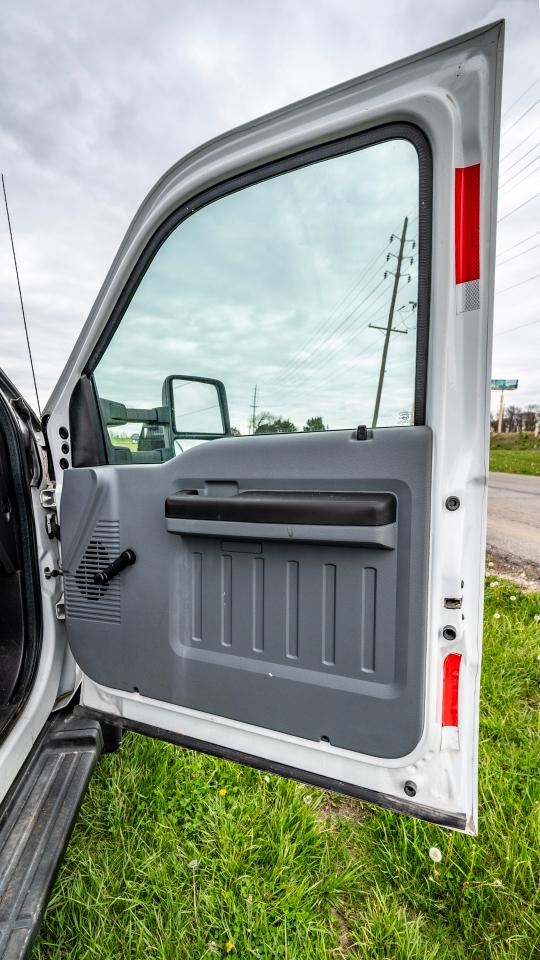 Ford F-550 Regular Cab DRW 4WD 2015