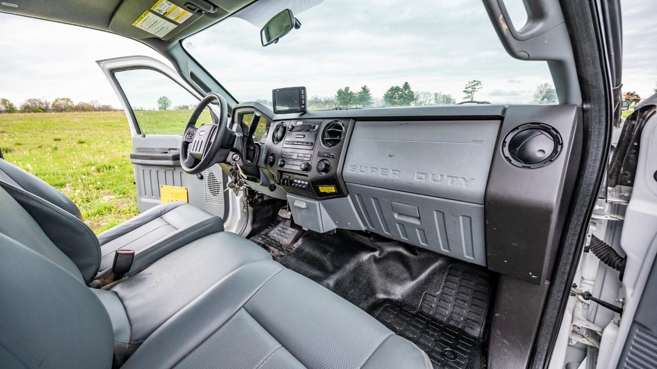 Ford F-550 Regular Cab DRW 4WD 2015