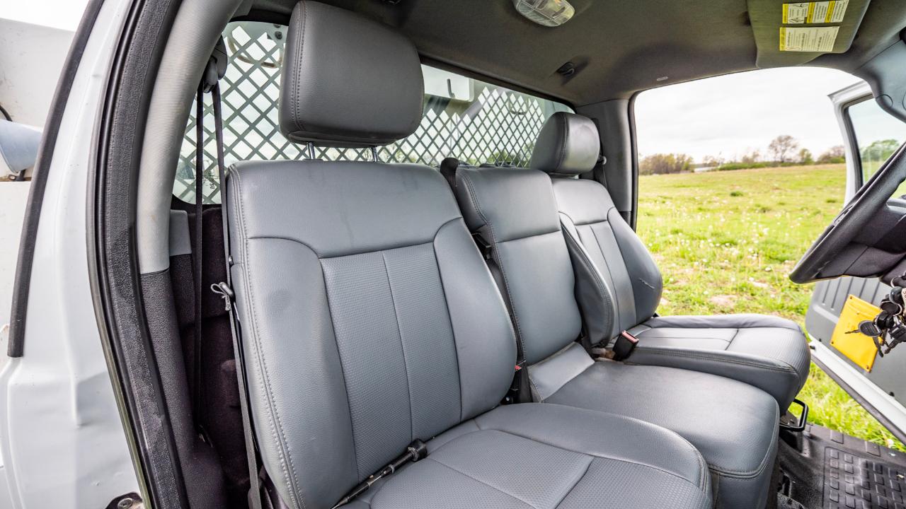 Ford F-550 Regular Cab DRW 4WD 2015