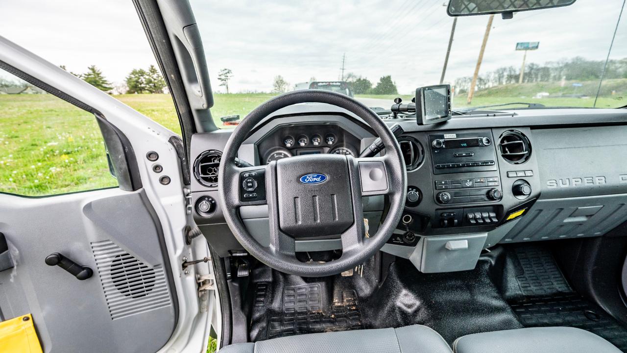 Ford F-550 Regular Cab DRW 4WD 2015