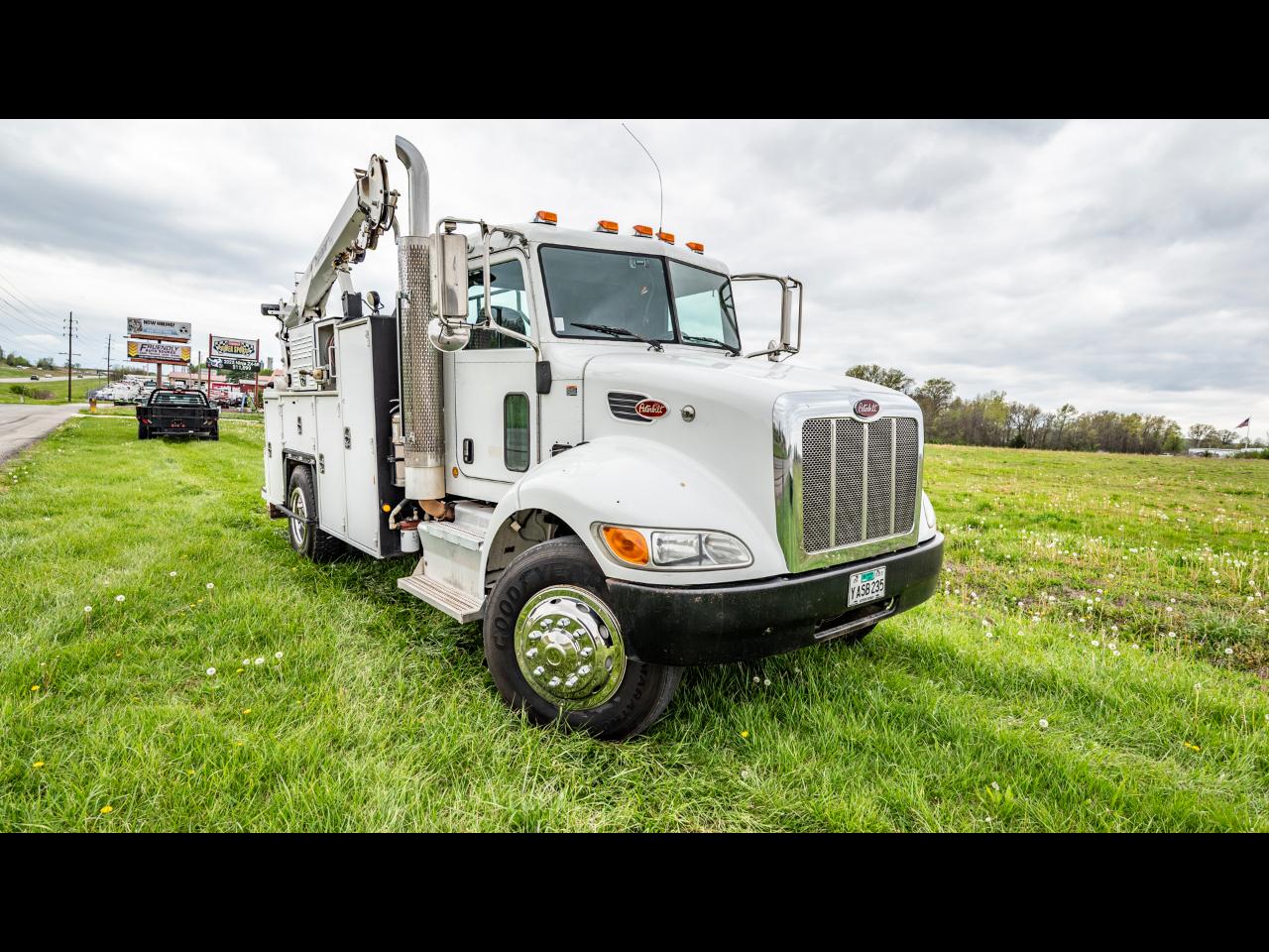 Peterbilt 337  2014