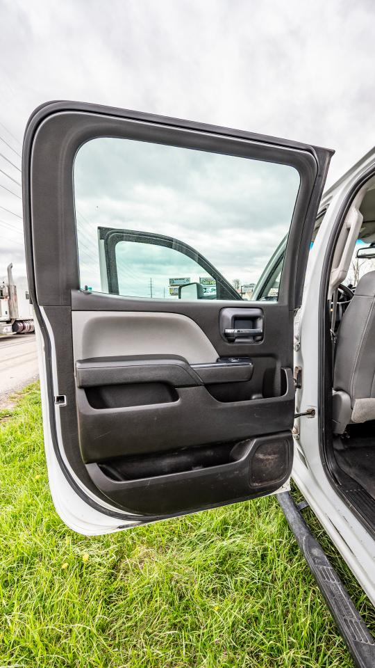 Chevrolet Silverado 3500HD Work Truck Crew Cab 4WD 2016